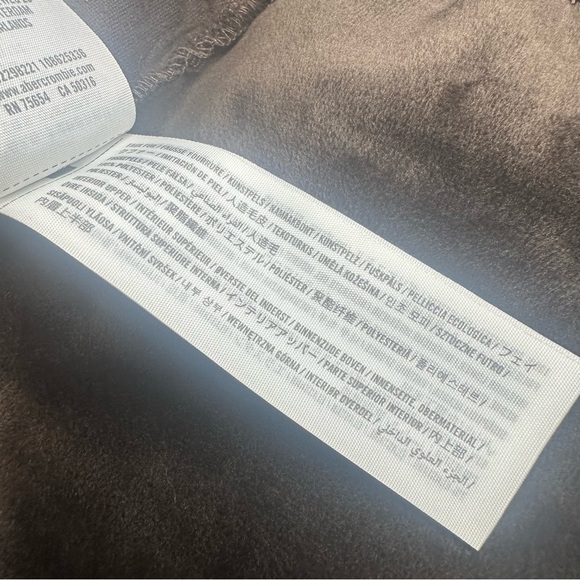 Abercrombie & Fitch Mixed Texture Sherpa Fleece Bomber Jacket. Brown. Large. - Picture 7 of 7